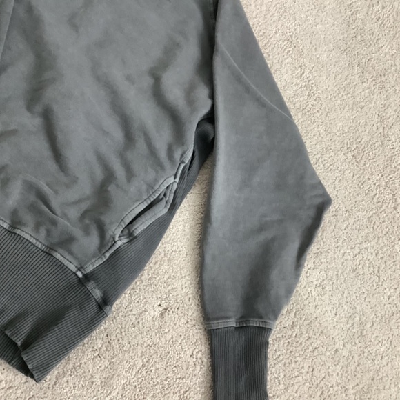 Distressed crew neck - Picture 2 of 6